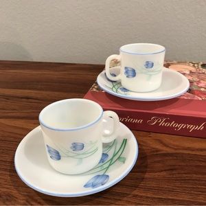🔻🔻vintage La Opala milk glass floral espresso cups and saucers